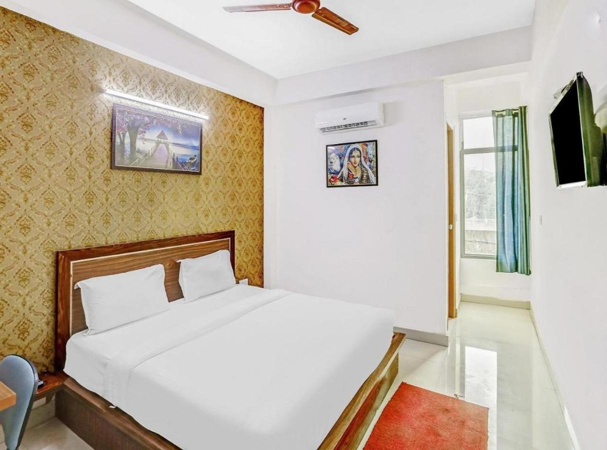 Hotel Noida Continental At Noida City Center Kültér fotó