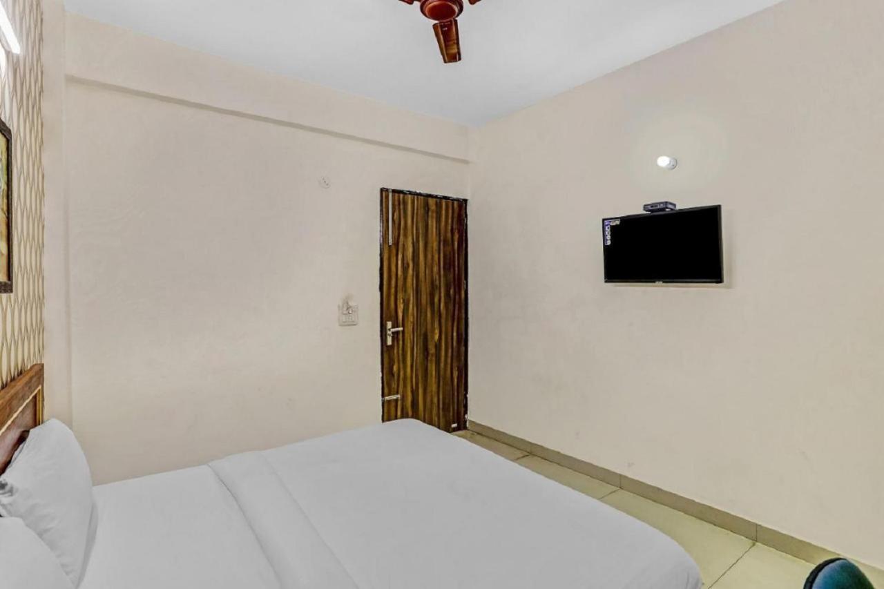 Hotel Noida Continental At Noida City Center Kültér fotó