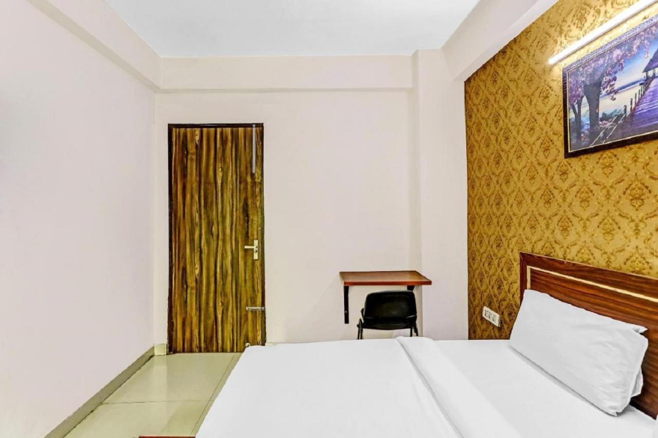 Hotel Noida Continental At Noida City Center Kültér fotó