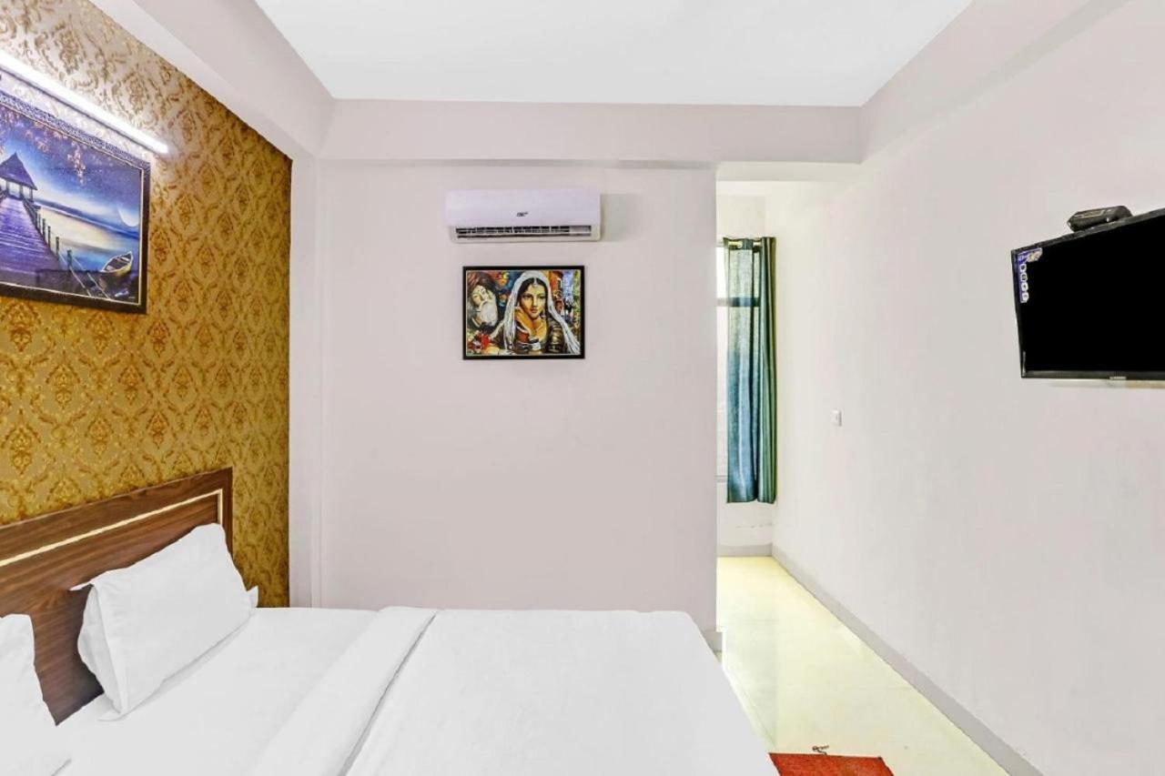 Hotel Noida Continental At Noida City Center Kültér fotó